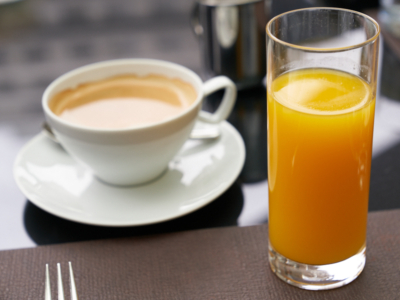 コーヒーとオレンジジュース